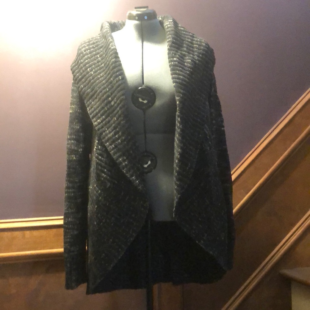 Black and white cardigan from pure energy